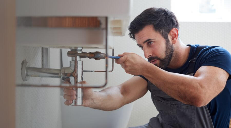 Sink pipe leak repair in Summitville, IN